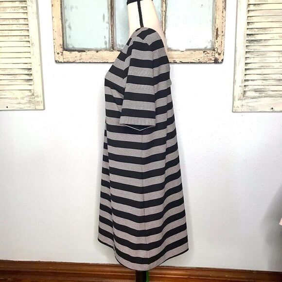 NWOT Casual GAP T-shirt Dress - Picture 5 of 6
